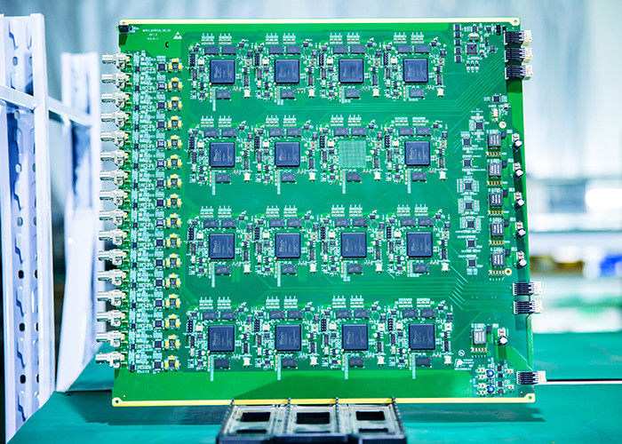 Protótipo cerâmico do conjunto do PWB da placa OSP, através do conjunto do PWB do furo